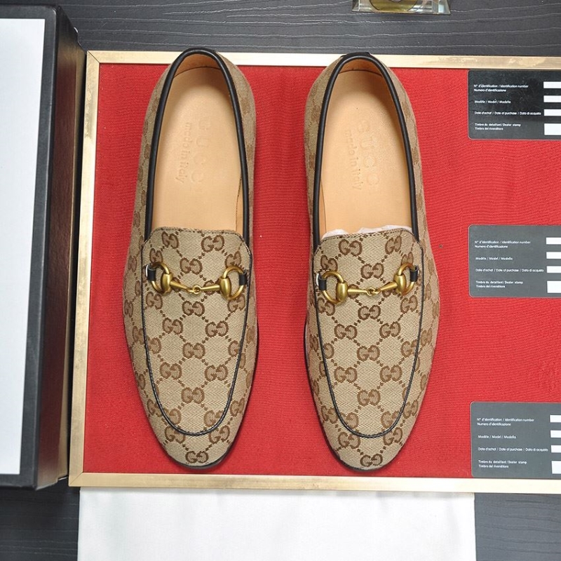 G*u*i leather shoes